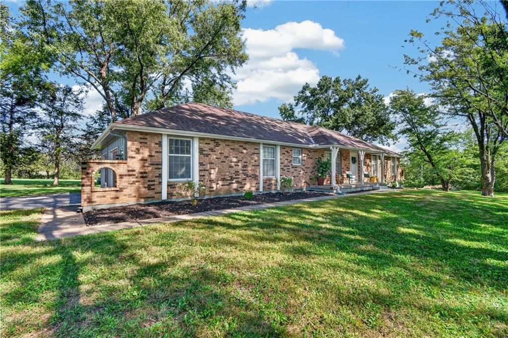 Photo 4 of 65 - 7404 E 197th Street, Belton, MO 64012