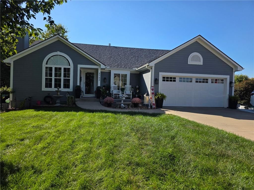 1742 S 105th Street, Edwardsville, KS