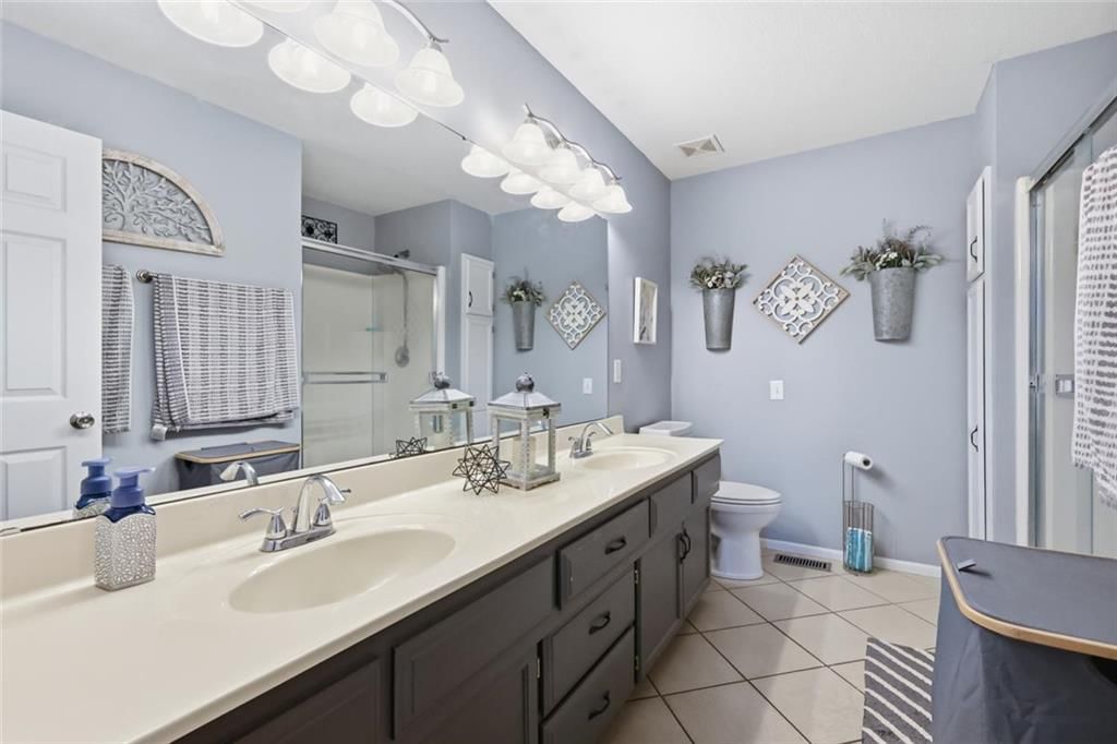 Photo 24 of 65 - 1742 S 105th Street, Edwardsville, KS 66111