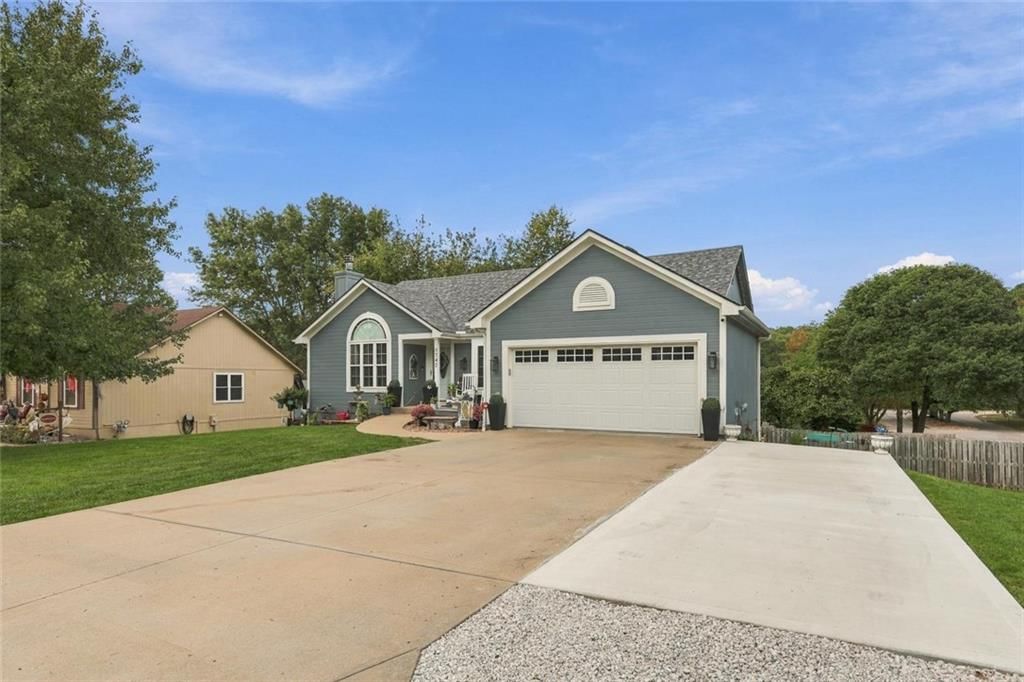 Photo 4 of 65 - 1742 S 105th Street, Edwardsville, KS 66111