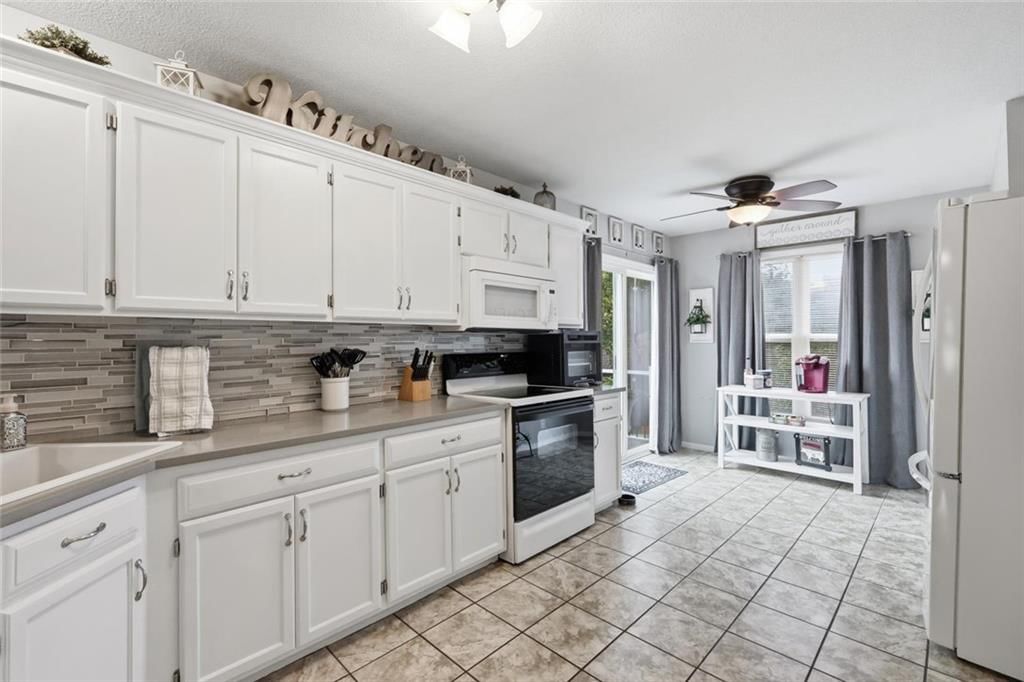 Photo 18 of 65 - 1742 S 105th Street, Edwardsville, KS 66111