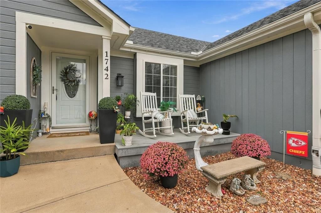 Photo 6 of 65 - 1742 S 105th Street, Edwardsville, KS 66111