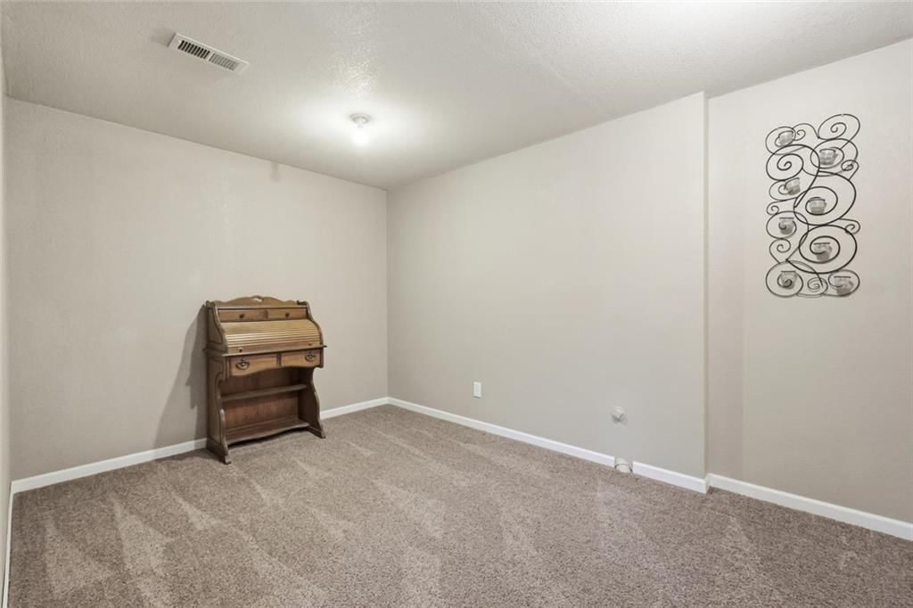 Photo 37 of 65 - 1742 S 105th Street, Edwardsville, KS 66111