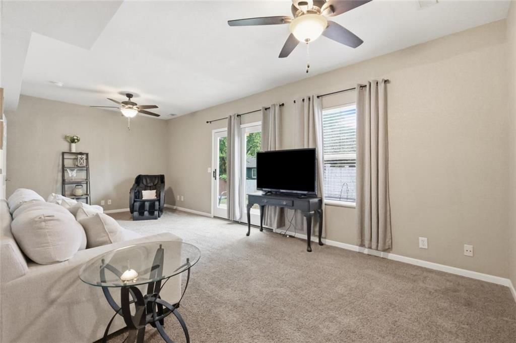 Photo 32 of 65 - 1742 S 105th Street, Edwardsville, KS 66111