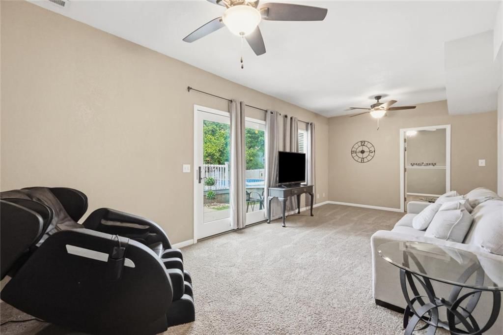 Photo 33 of 65 - 1742 S 105th Street, Edwardsville, KS 66111