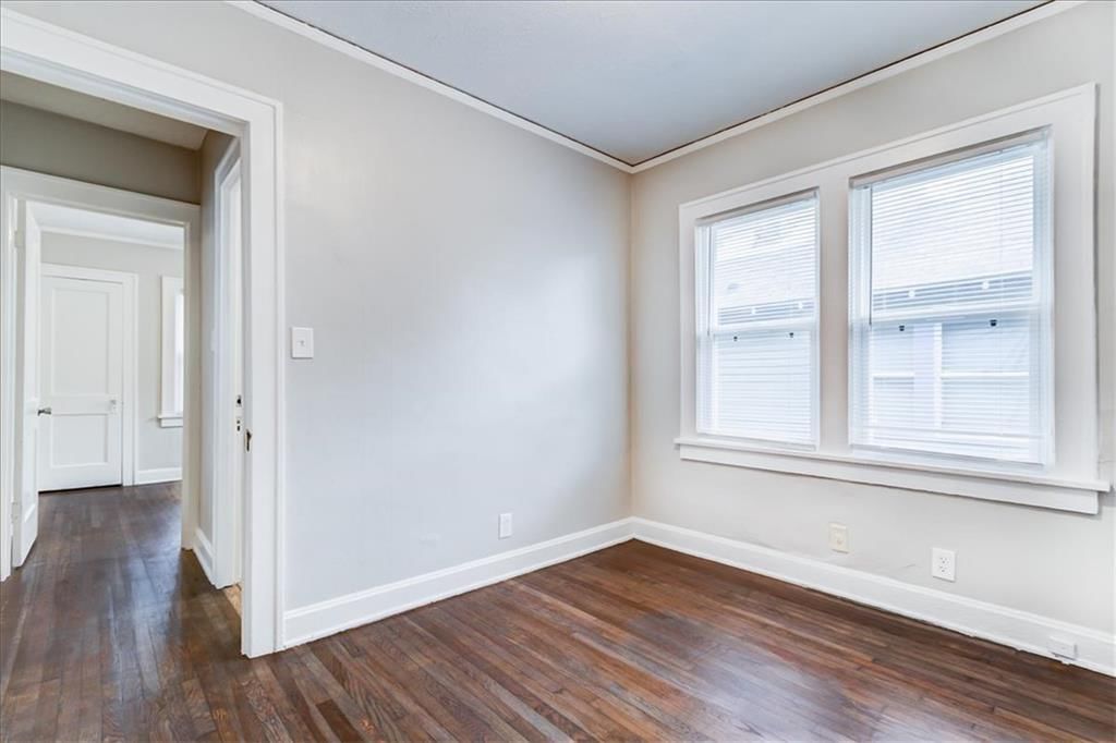 Photo 11 of 18 - 6015 Park Avenue, Kansas City, MO 64130