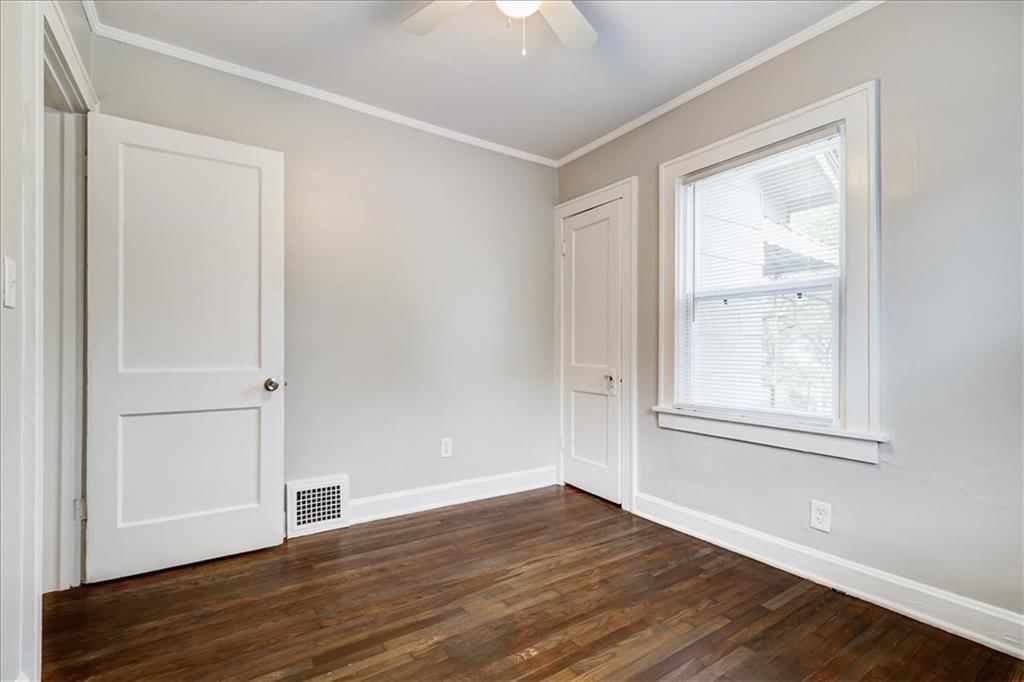 Photo 14 of 18 - 6015 Park Avenue, Kansas City, MO 64130