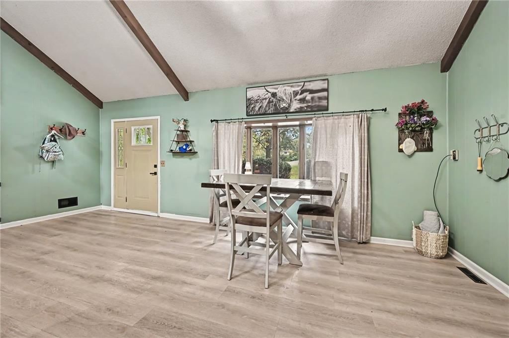 Photo 5 of 37 - 14900 E Kentucky Road, Independence, MO 64050