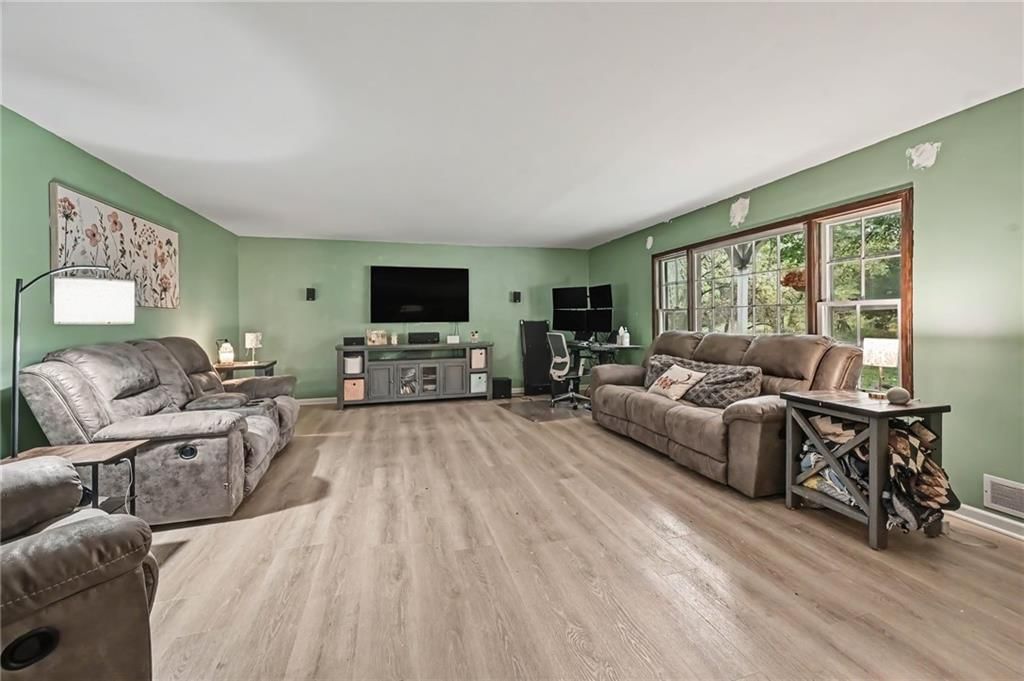 Photo 8 of 37 - 14900 E Kentucky Road, Independence, MO 64050