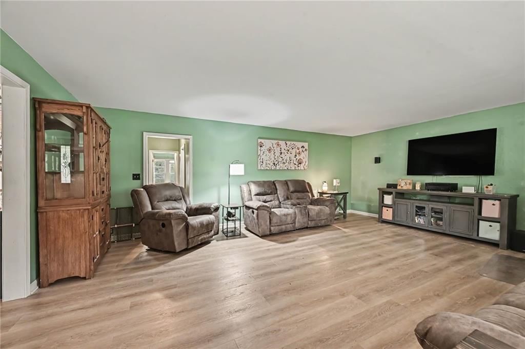 Photo 9 of 37 - 14900 E Kentucky Road, Independence, MO 64050