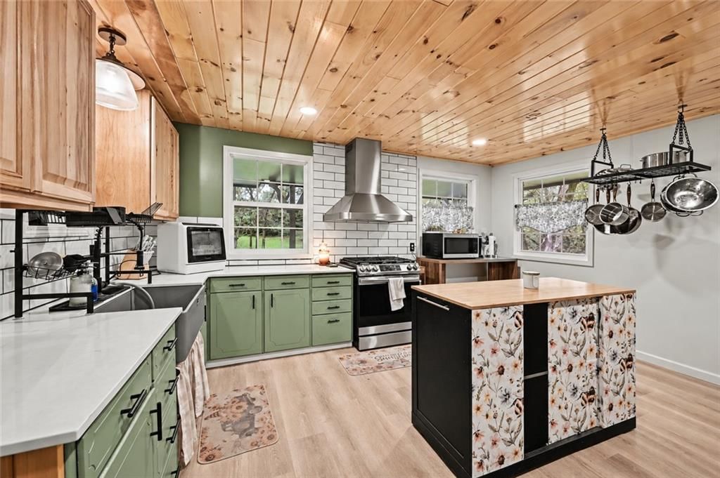 Photo 10 of 37 - 14900 E Kentucky Road, Independence, MO 64050