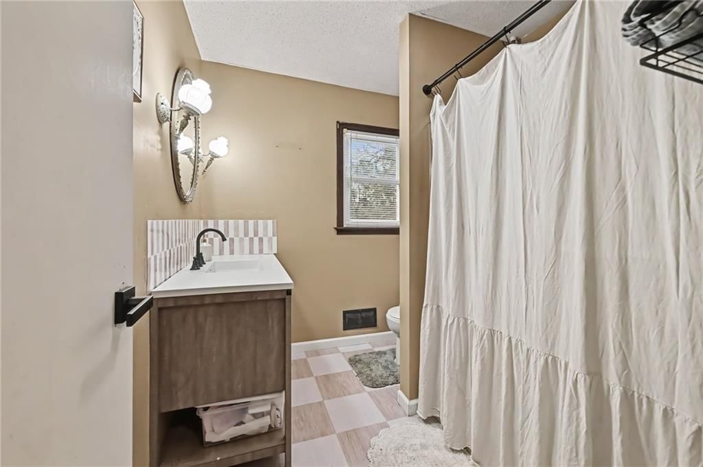 Photo 20 of 37 - 14900 E Kentucky Road, Independence, MO 64050