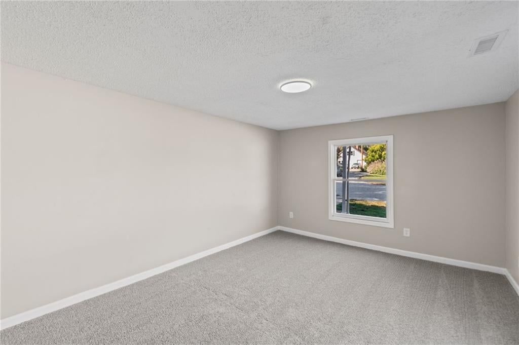 Carpet at 3101 56th Terrace, Kansas City, MO 64119