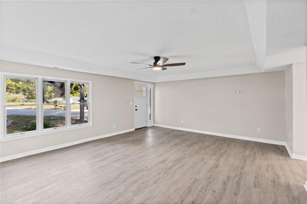 Photo 11 of 38 - 3101 56th Terrace, Kansas City, MO 64119
