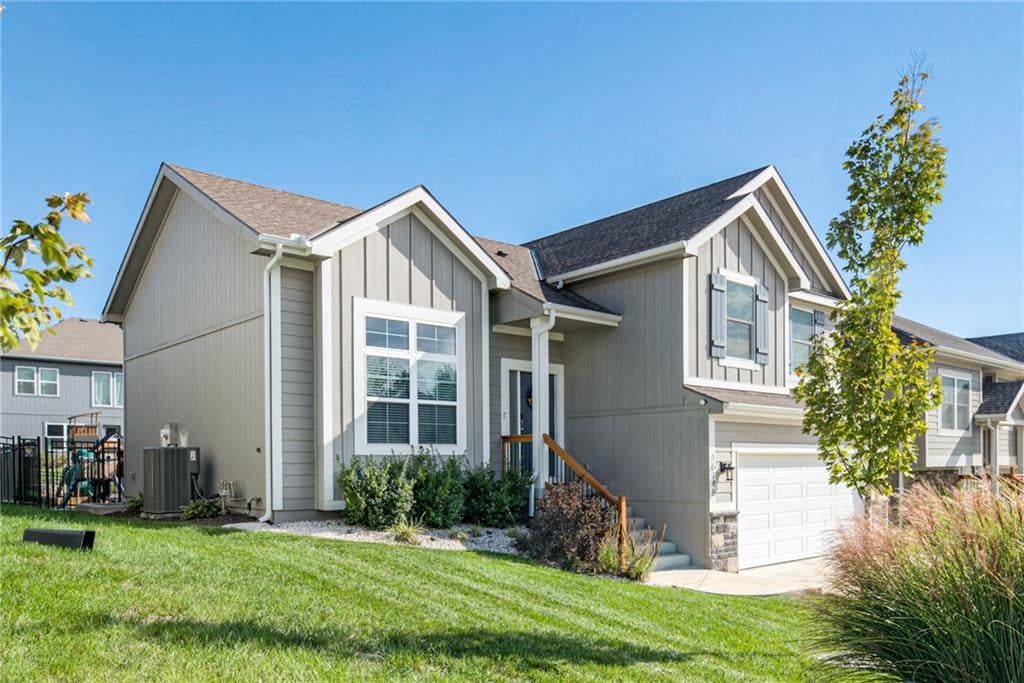 16148 Giorgia Street, Parkville, MO: listing photo 2