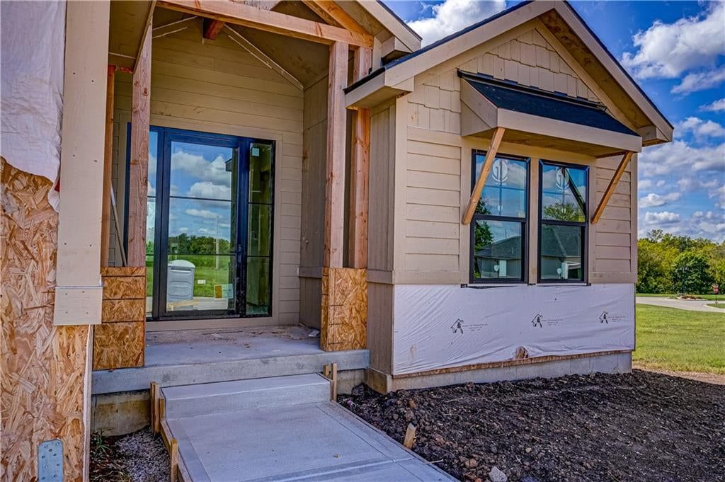 13 Red Fox Circle, Lake Winnebago, MO: listing photo 2