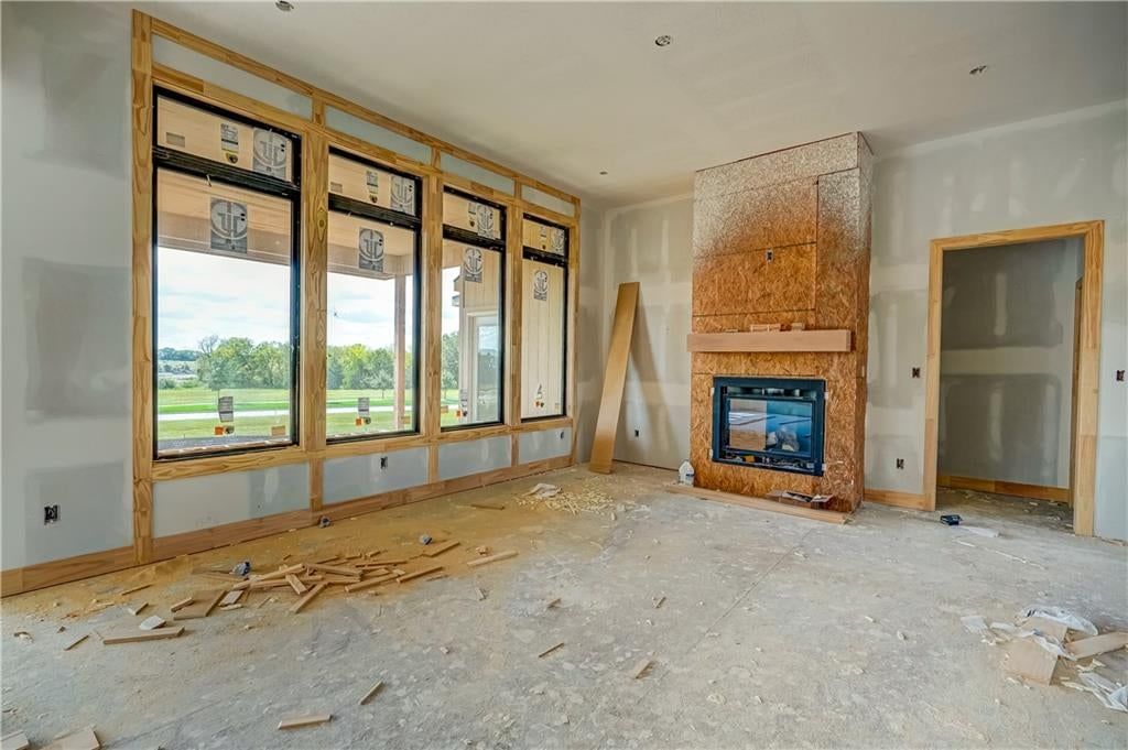 Wall of windows at 13 Red Fox Circle, Lake Winnebago, MO 64034