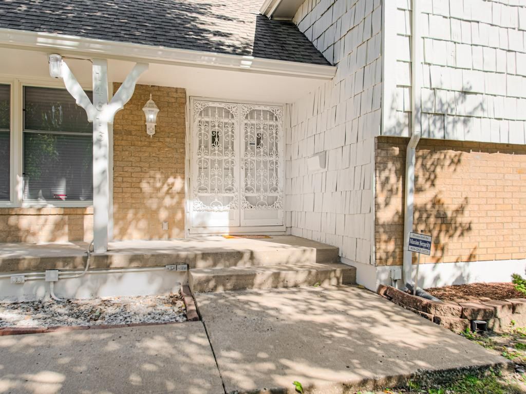 14616 E 43rd Street S, Independence, MO: listing photo 2