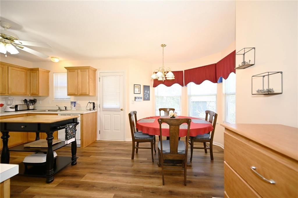 Photo 10 of 31 - 11304 N NASHUA Drive, Kansas City, MO 64155