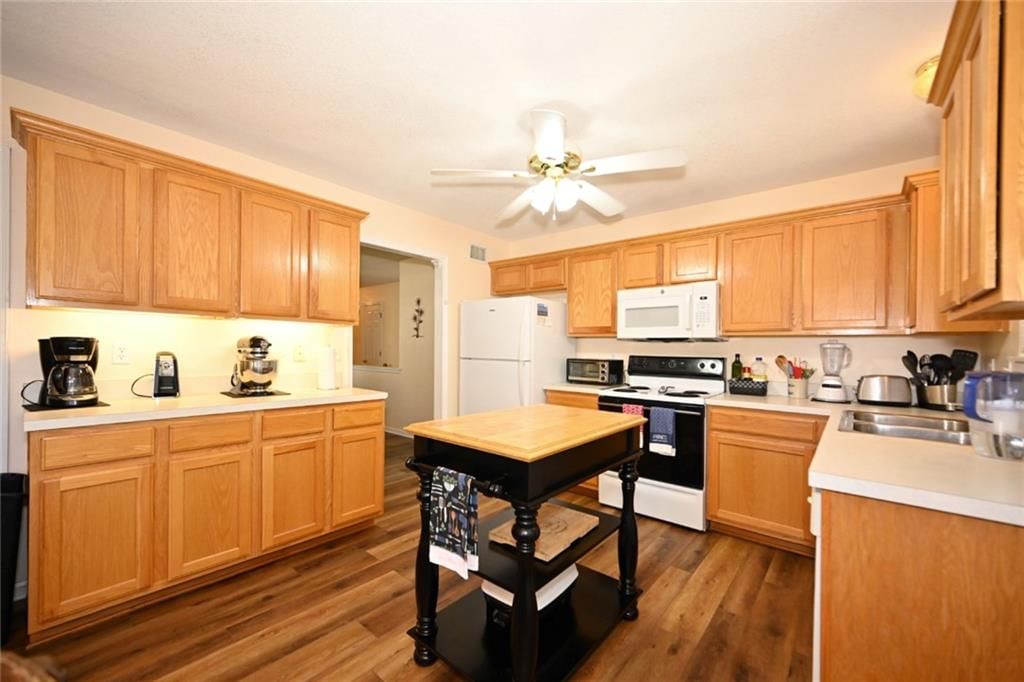 Photo 13 of 31 - 11304 N NASHUA Drive, Kansas City, MO 64155