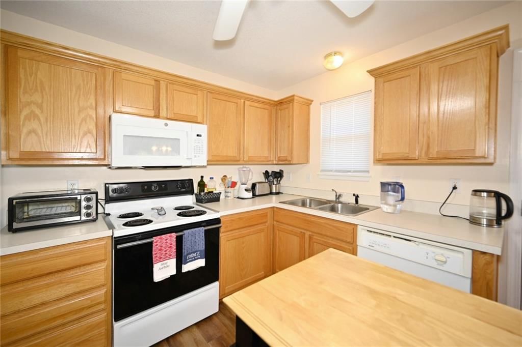 Photo 14 of 31 - 11304 N NASHUA Drive, Kansas City, MO 64155