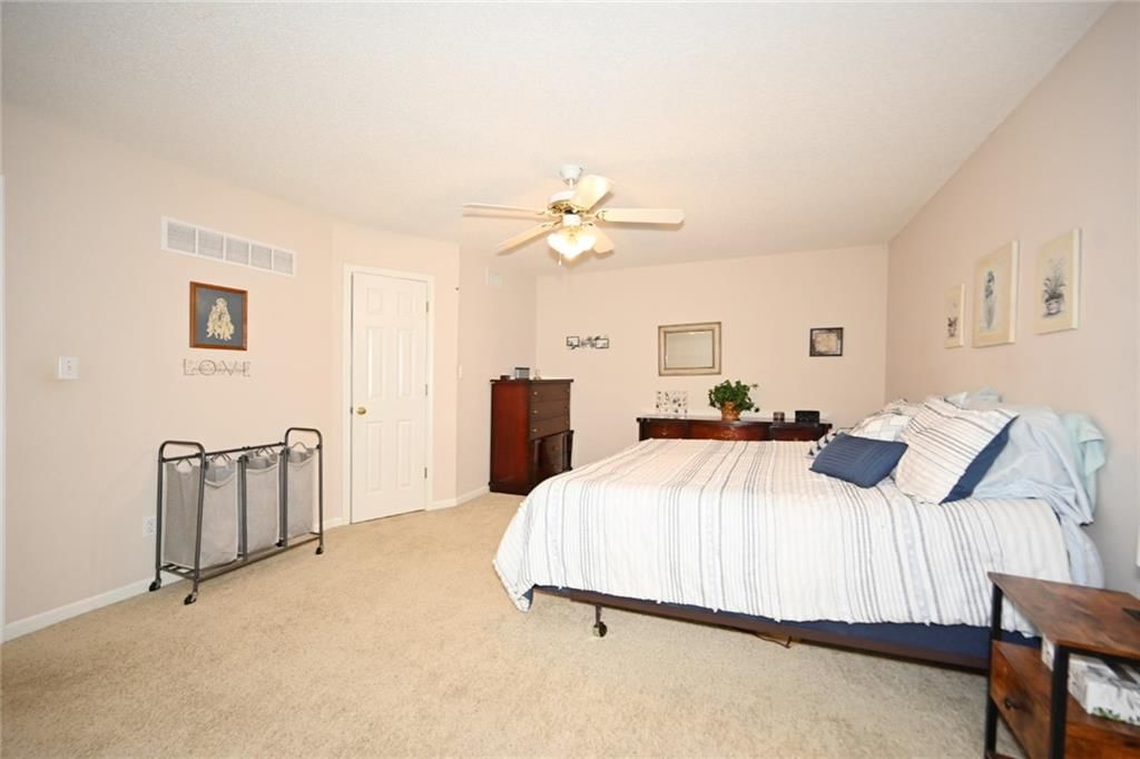 Photo 16 of 31 - 11304 N NASHUA Drive, Kansas City, MO 64155
