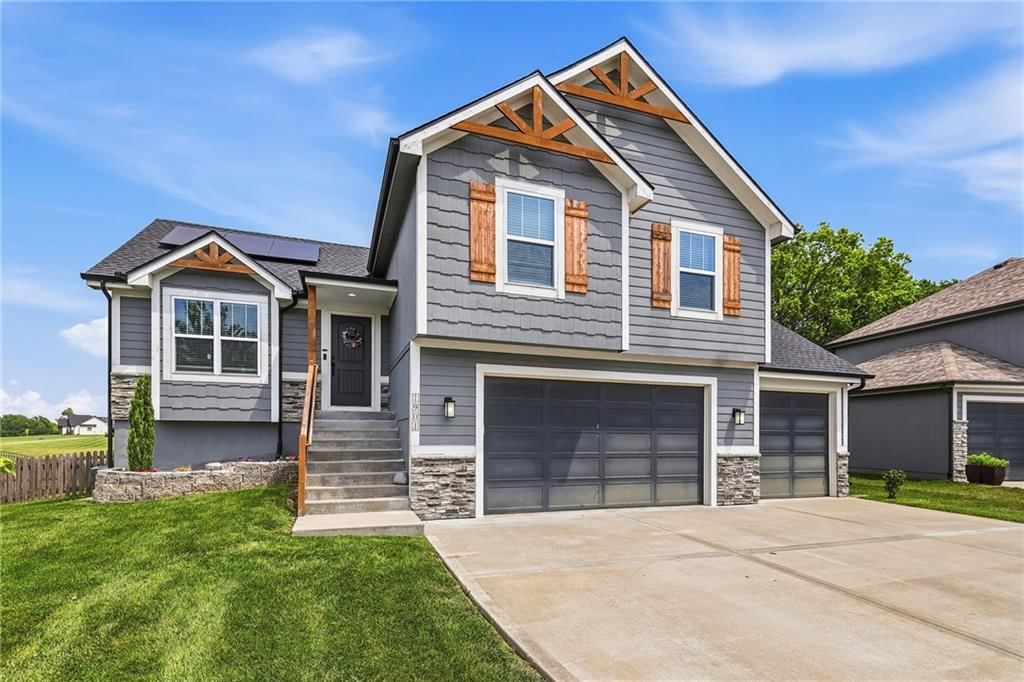 1901 Verbena Avenue, Greenwood, MO