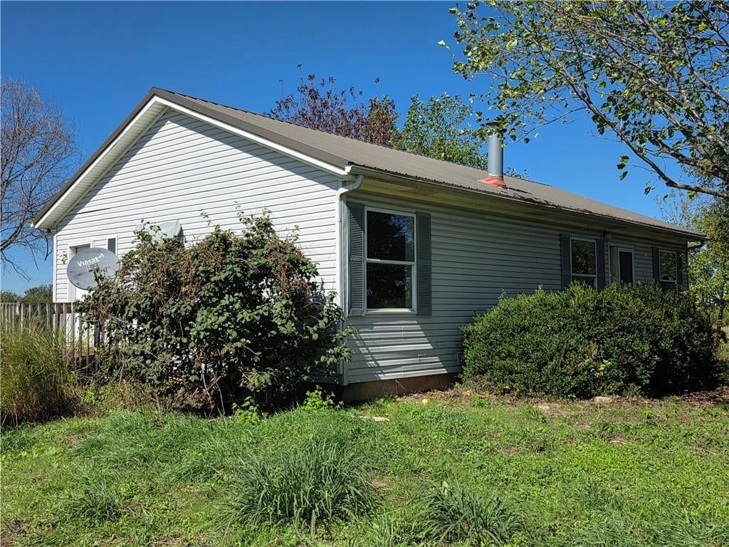 37780 Pleasant Valley Road, Osawatomie, KS: listing photo 2