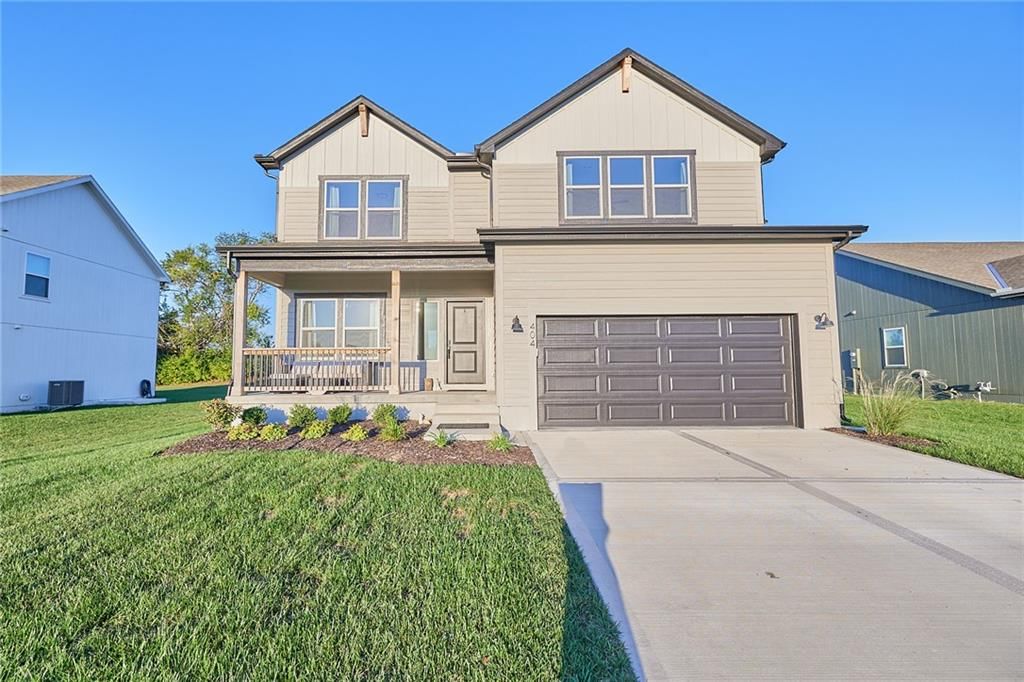 404 Woodview Drive, Raymore, MO