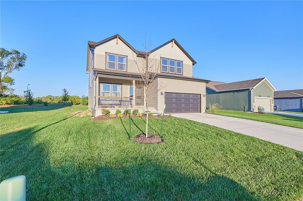 404 Woodview Drive, Raymore, MO: listing photo 2