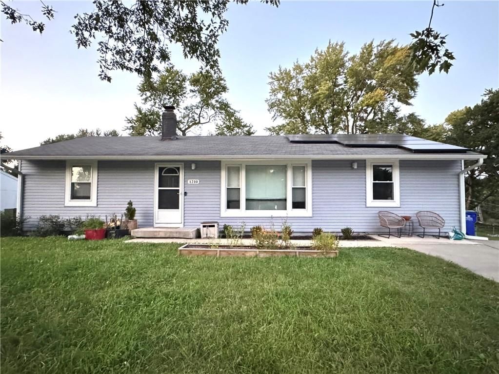 1210 NE Shady Lane Drive, Gladstone, MO
