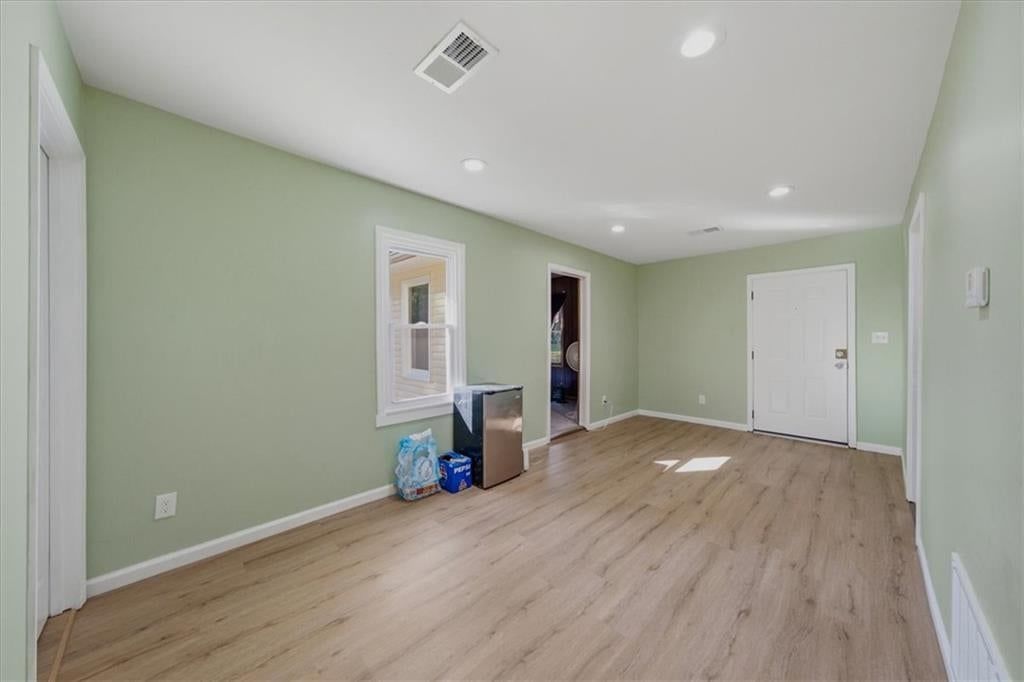Photo 6 of 27 - 4311 Bales Avenue, Kansas City, MO 64130
