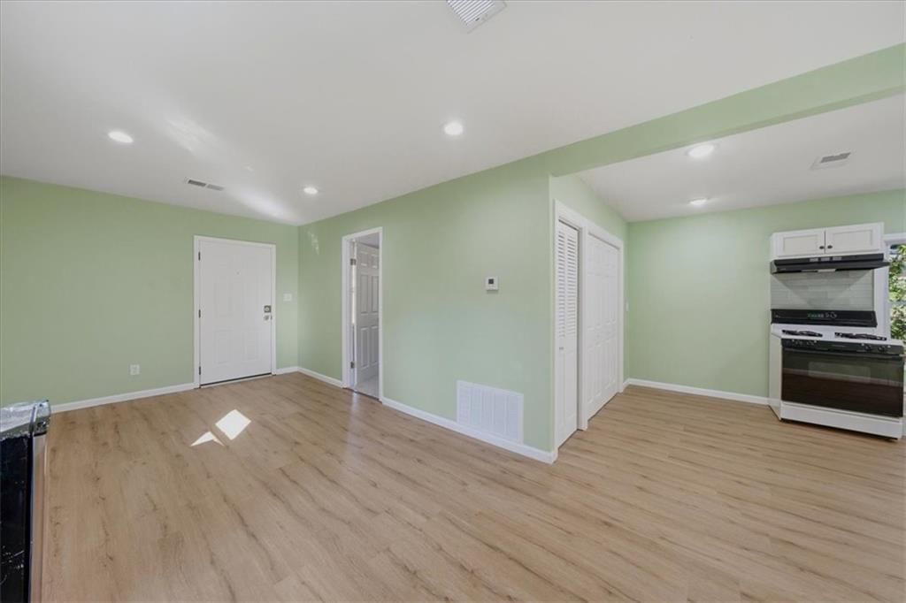 Photo 7 of 27 - 4311 Bales Avenue, Kansas City, MO 64130
