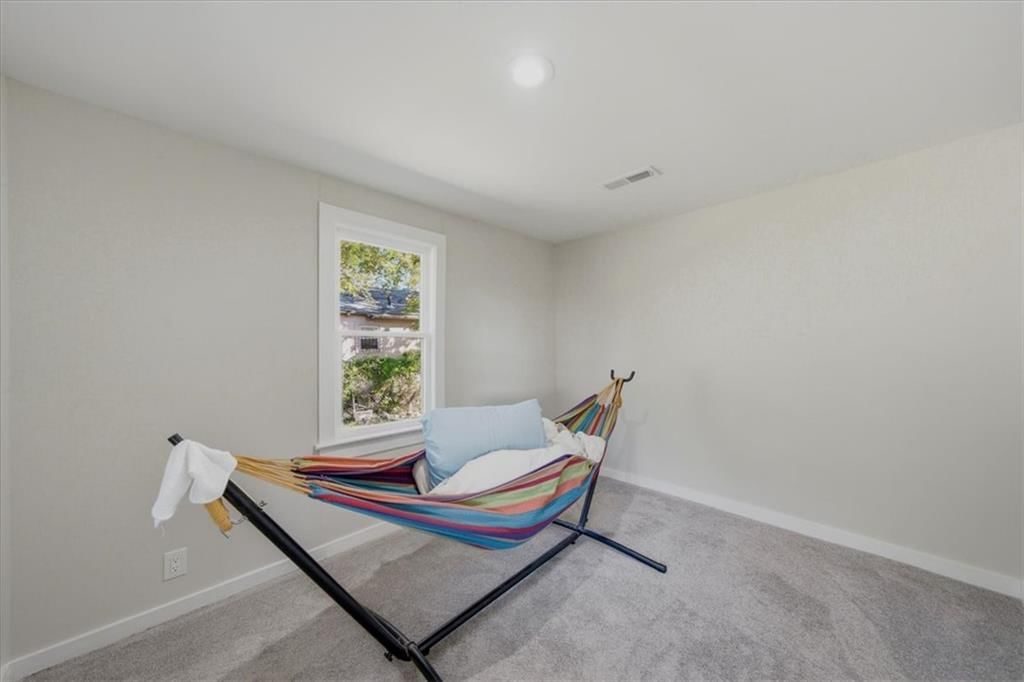 Carpet at 4311 Bales Avenue, Kansas City, MO 64130
