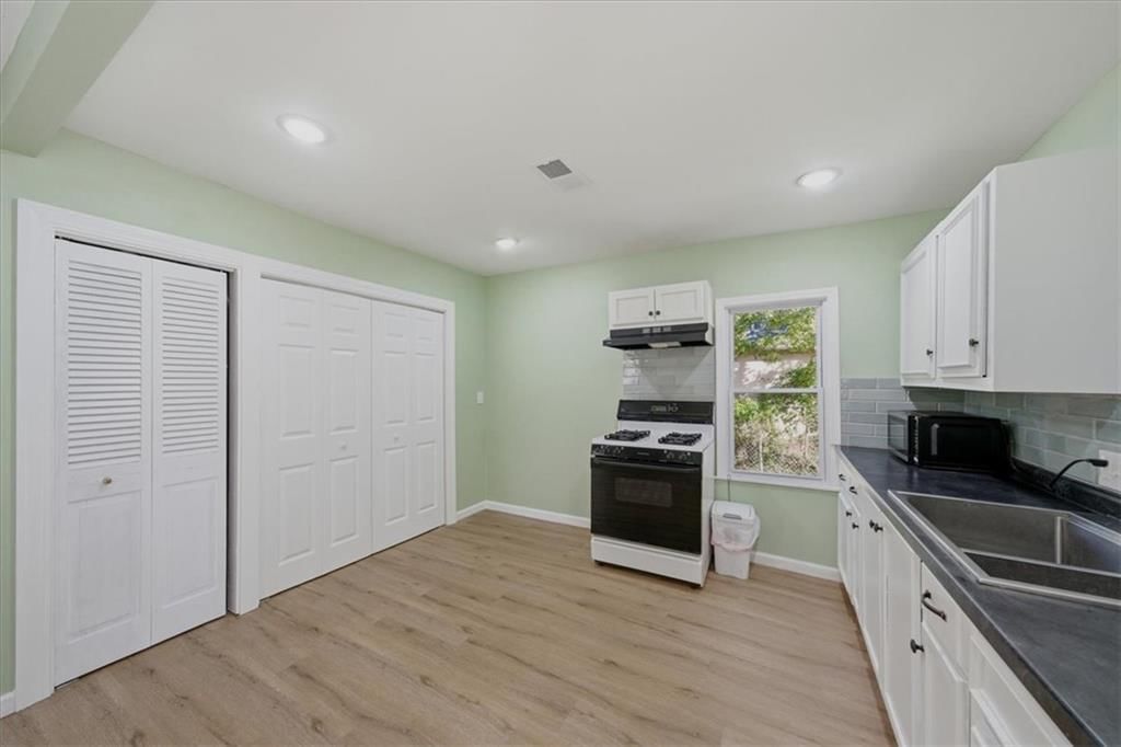 Photo 14 of 27 - 4311 Bales Avenue, Kansas City, MO 64130