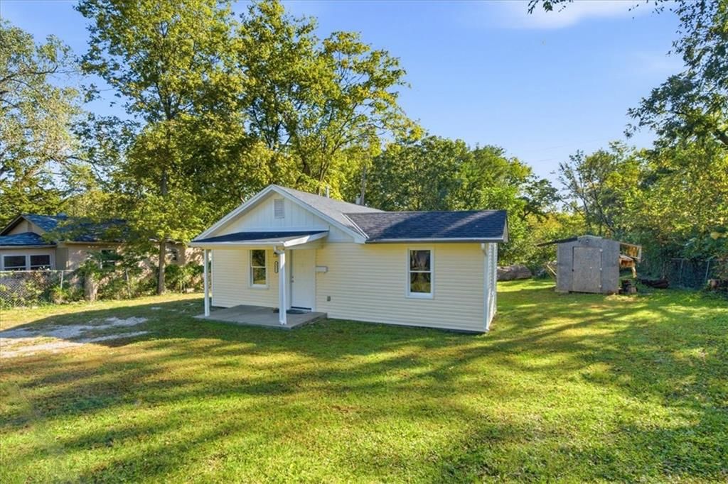 Photo 22 of 27 - 4311 Bales Avenue, Kansas City, MO 64130