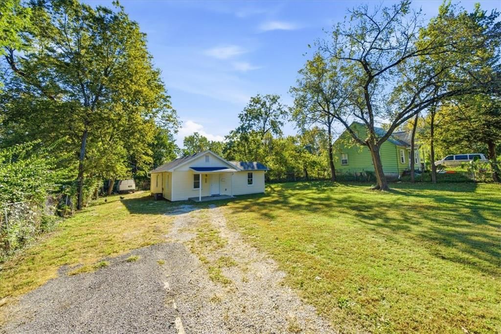 Photo 23 of 27 - 4311 Bales Avenue, Kansas City, MO 64130