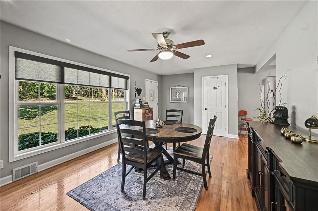 Photo 11 of 50 - 10035 W 55TH Street, Merriam, KS 66203