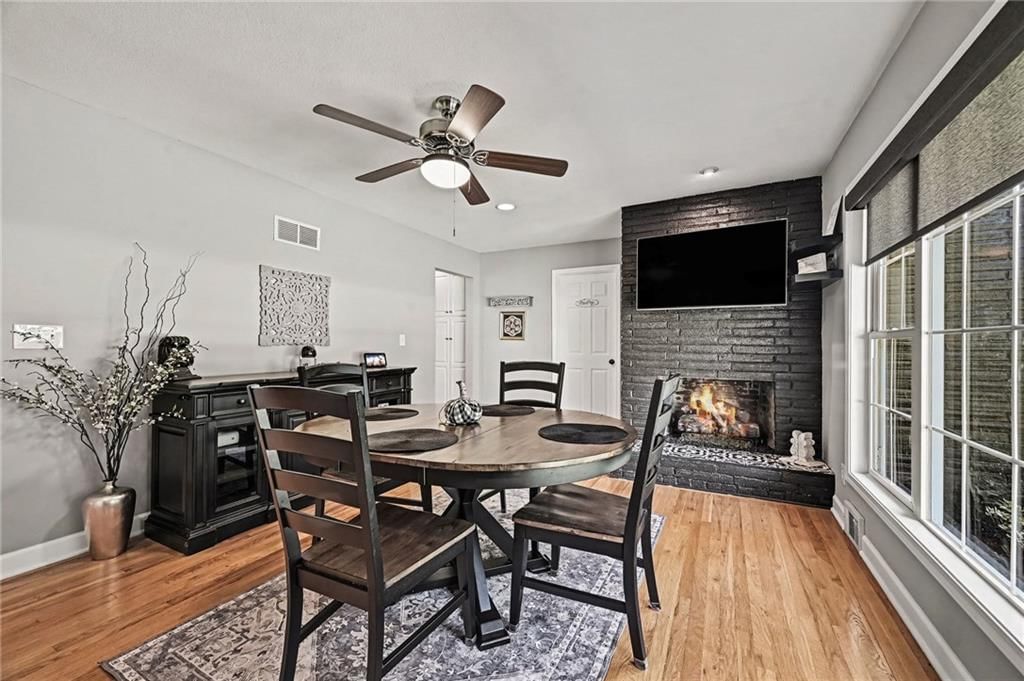 Photo 12 of 50 - 10035 W 55TH Street, Merriam, KS 66203