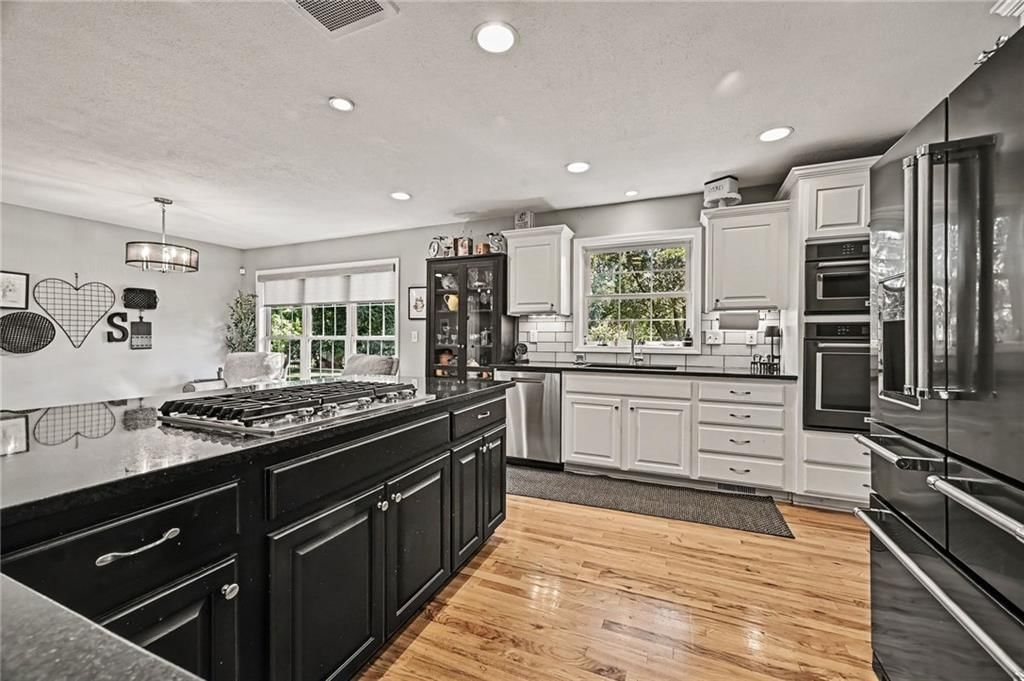 Photo 14 of 50 - 10035 W 55TH Street, Merriam, KS 66203