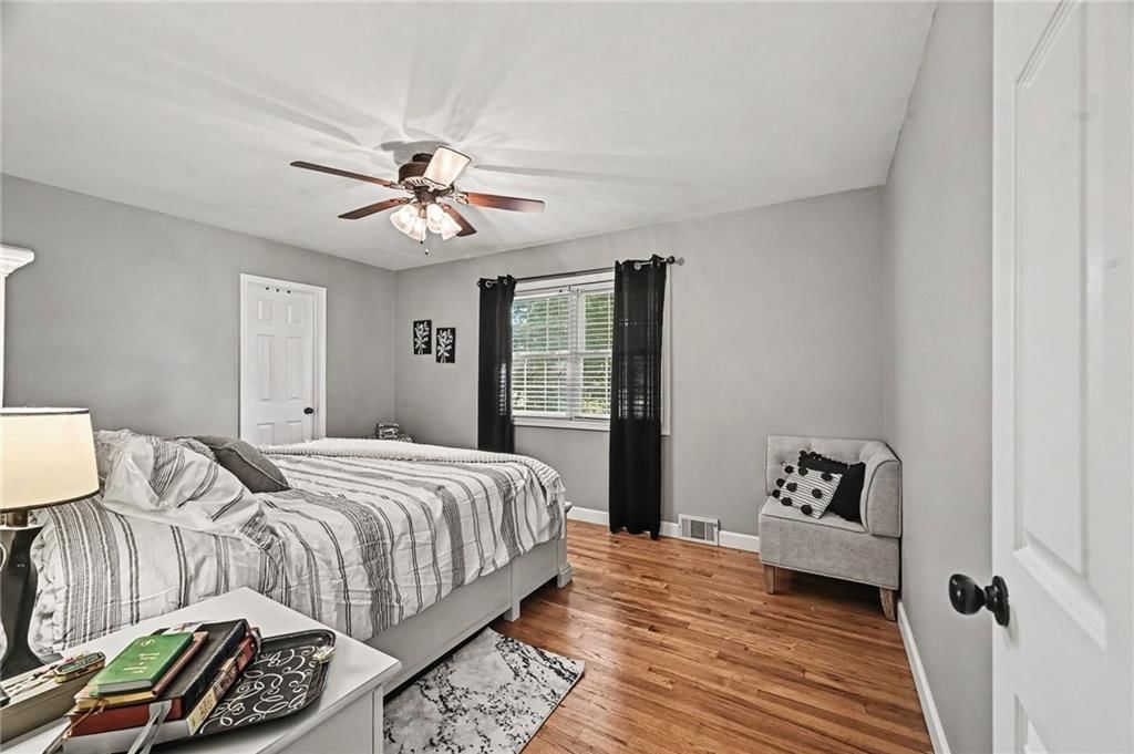 Photo 19 of 50 - 10035 W 55TH Street, Merriam, KS 66203