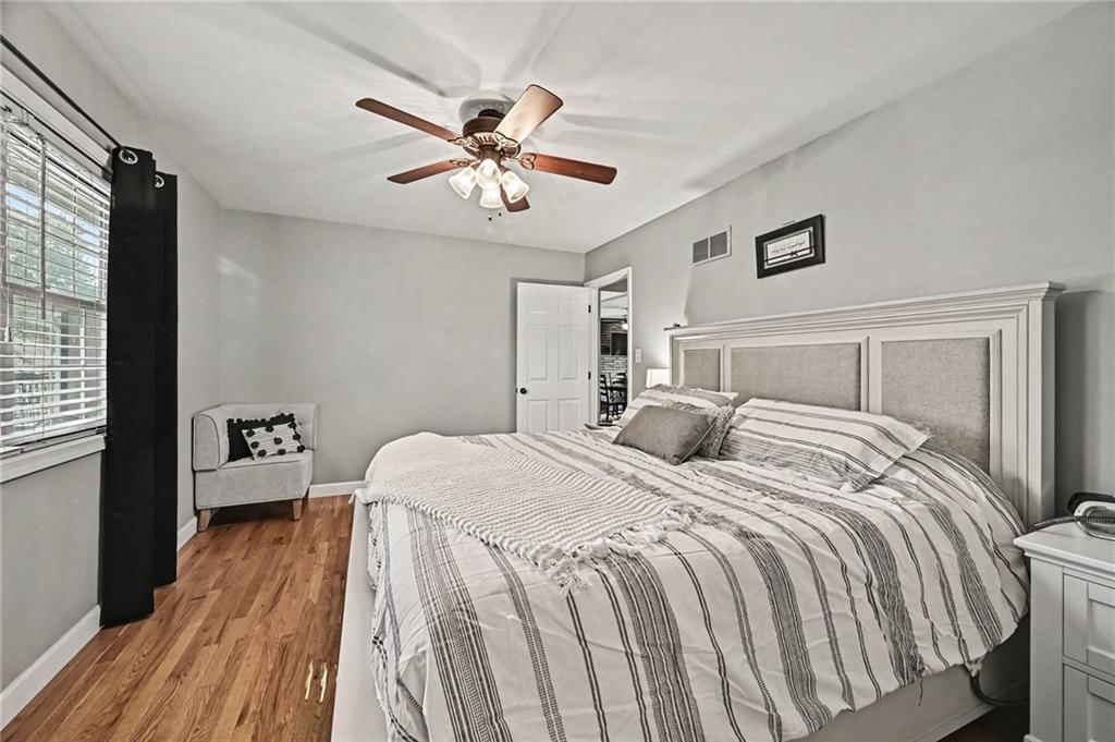 Photo 20 of 50 - 10035 W 55TH Street, Merriam, KS 66203