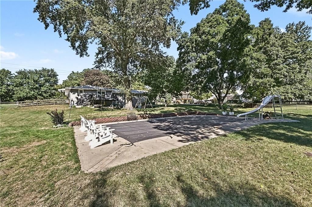 Photo 39 of 50 - 10035 W 55TH Street, Merriam, KS 66203