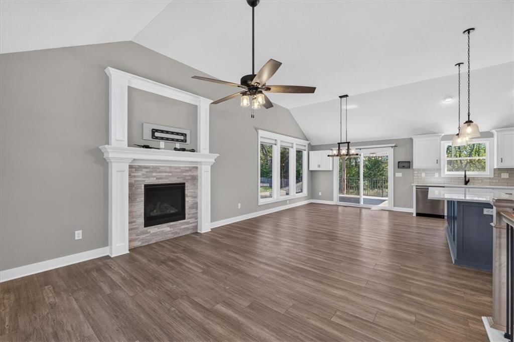 22907 S Ridgeview Drive, Peculiar, MO: listing photo 3