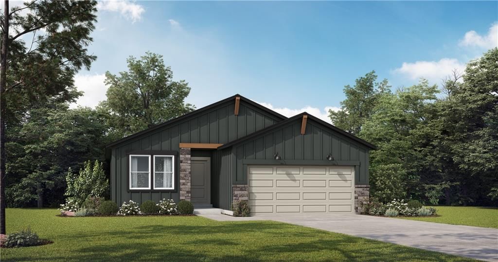 1104 Royal Arch Trail Drive, Raymore, MO