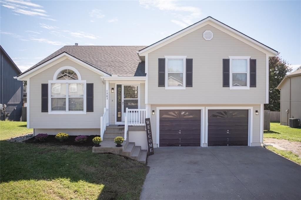 1307 Willow Drive, Greenwood, MO