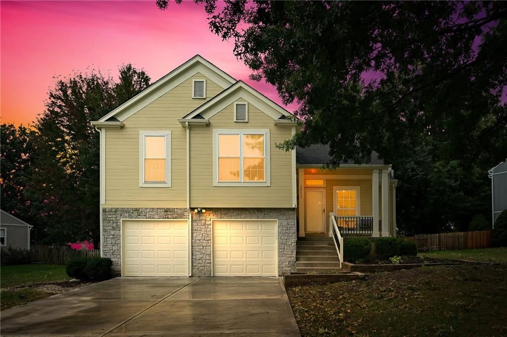 2517 SE Kimbrough Lane, Lee's Summit, MO: listing photo 2