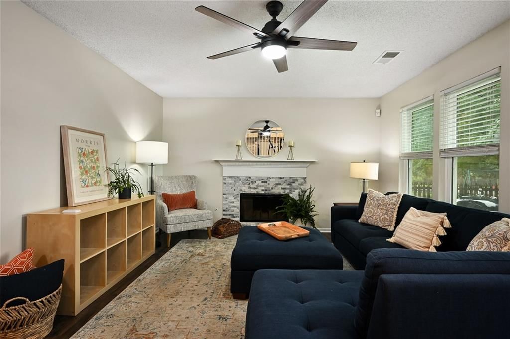 2517 SE Kimbrough Lane, Lee's Summit, MO