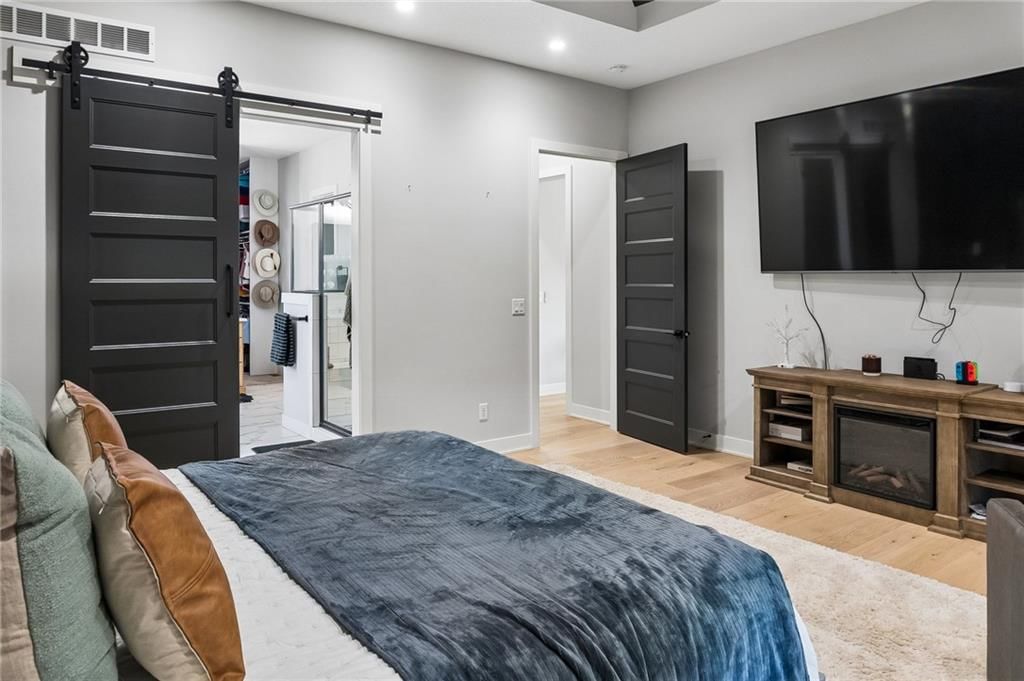 Black hardware and carpet at 12804 NE 117th Street, Kearney, MO 64060