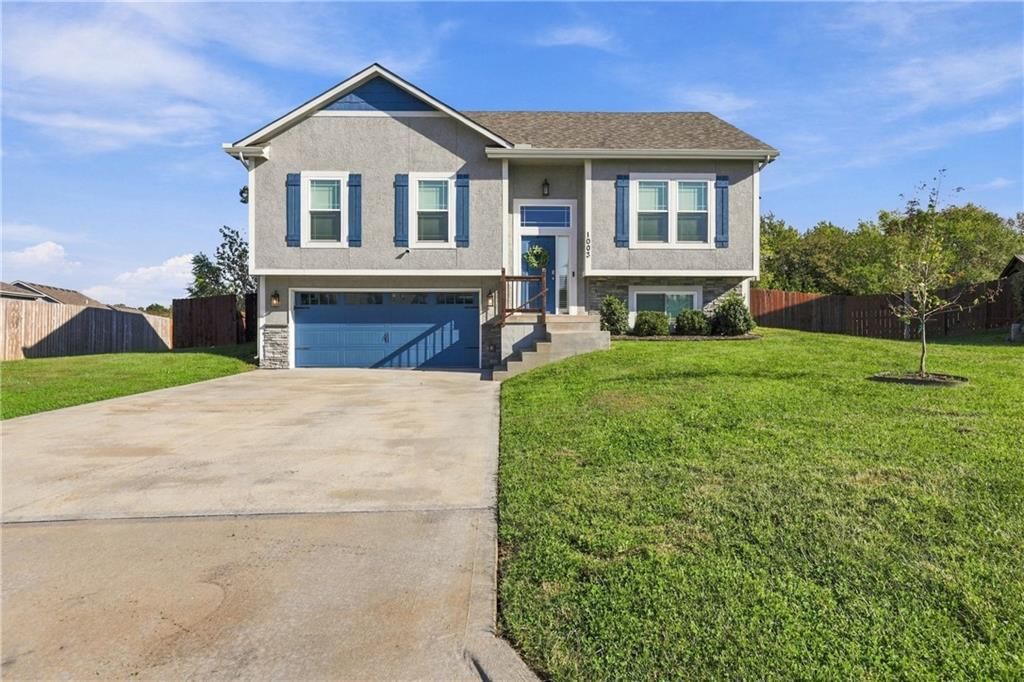 1003 NW 3rd Street, Oak Grove, MO